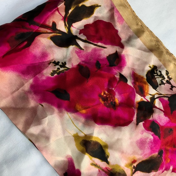 NWT Vince Camuto 100% Silk Watercolor Scarf Floral - Picture 3 of 3